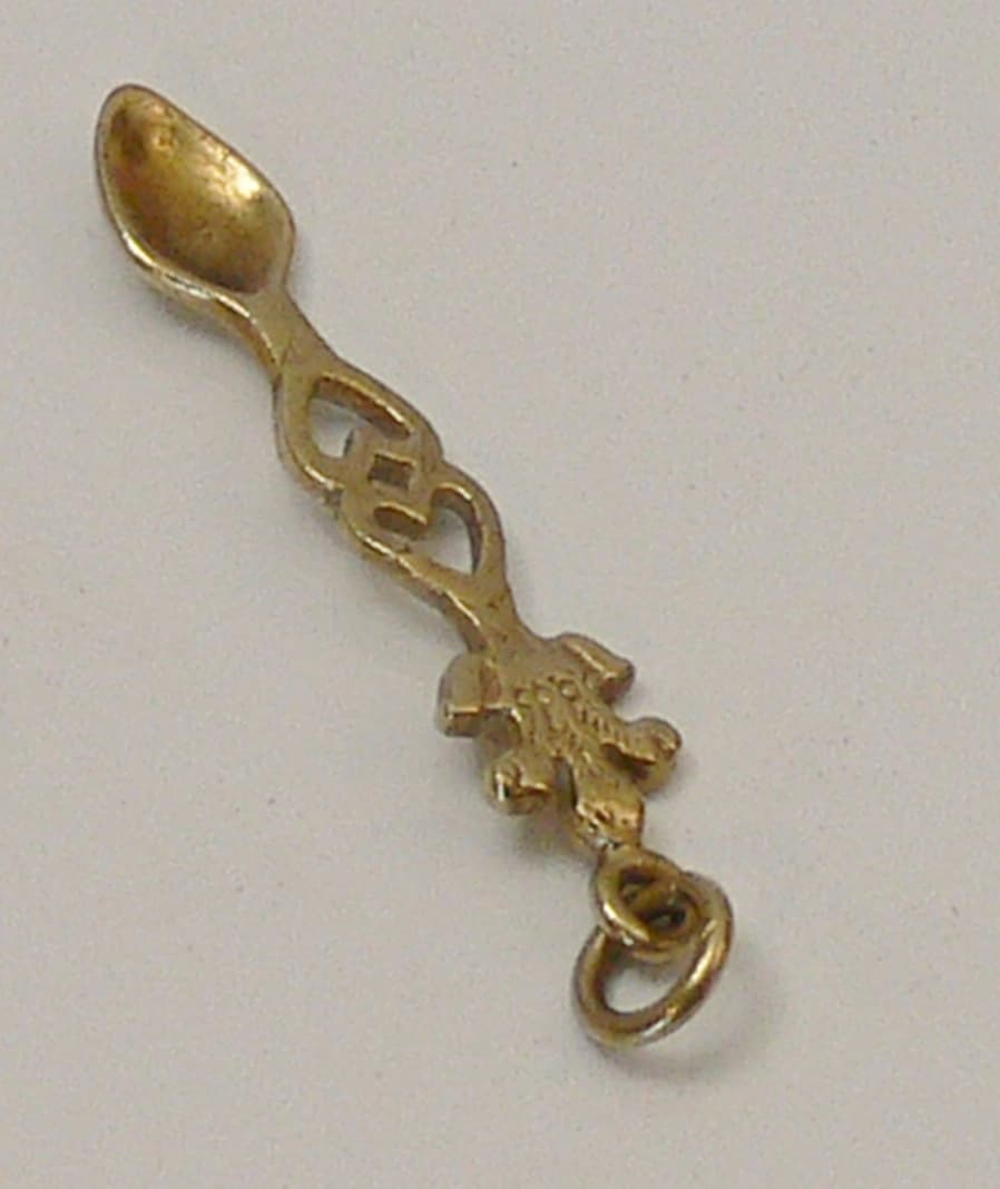 Solid 9ct Gold Welsh Love Spoon Charm
